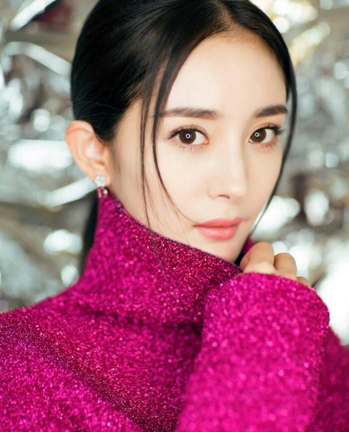 黑头|建议女孩子别碰这四个“坏习惯”，不然皮肤变差，黑头痘痘变多