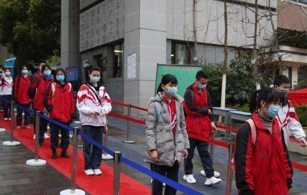 【河南】“毒王”之后，高考大省再新增一例！家长着急了：开学又要推迟！