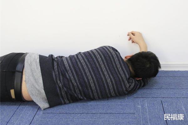 肝脏|经常半夜自动醒来，感觉口干口苦、烦躁，是什么原因？别忽视