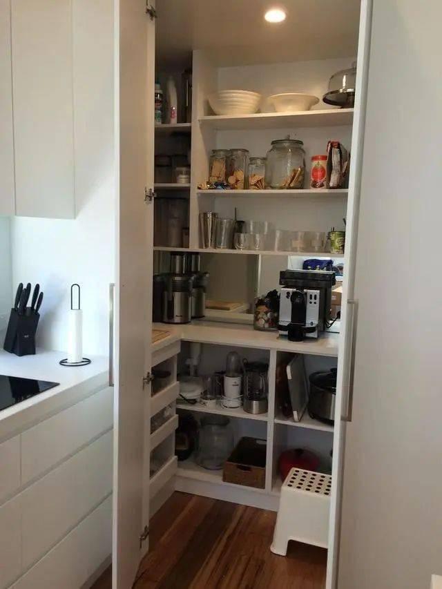 |56平小家与其满屋打柜子，不如在这3处做成储物间，超实用！