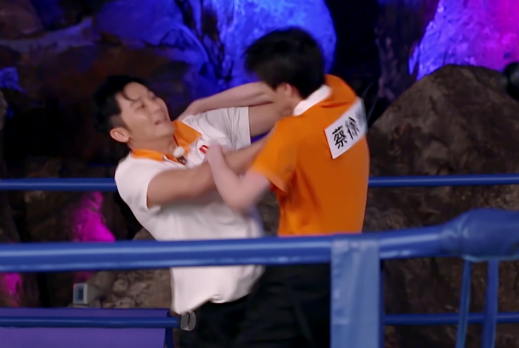 李晨|跑男播出过半，为何没人再叫李晨“大黑牛”了？只因这句话