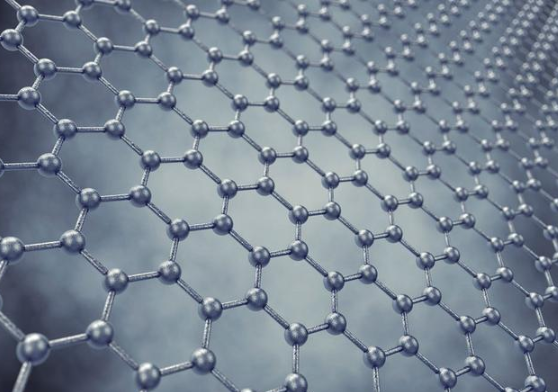 『纳米』头发丝的十万分之一，0.4纳米厚度的细丝，快速划过人体会怎样？