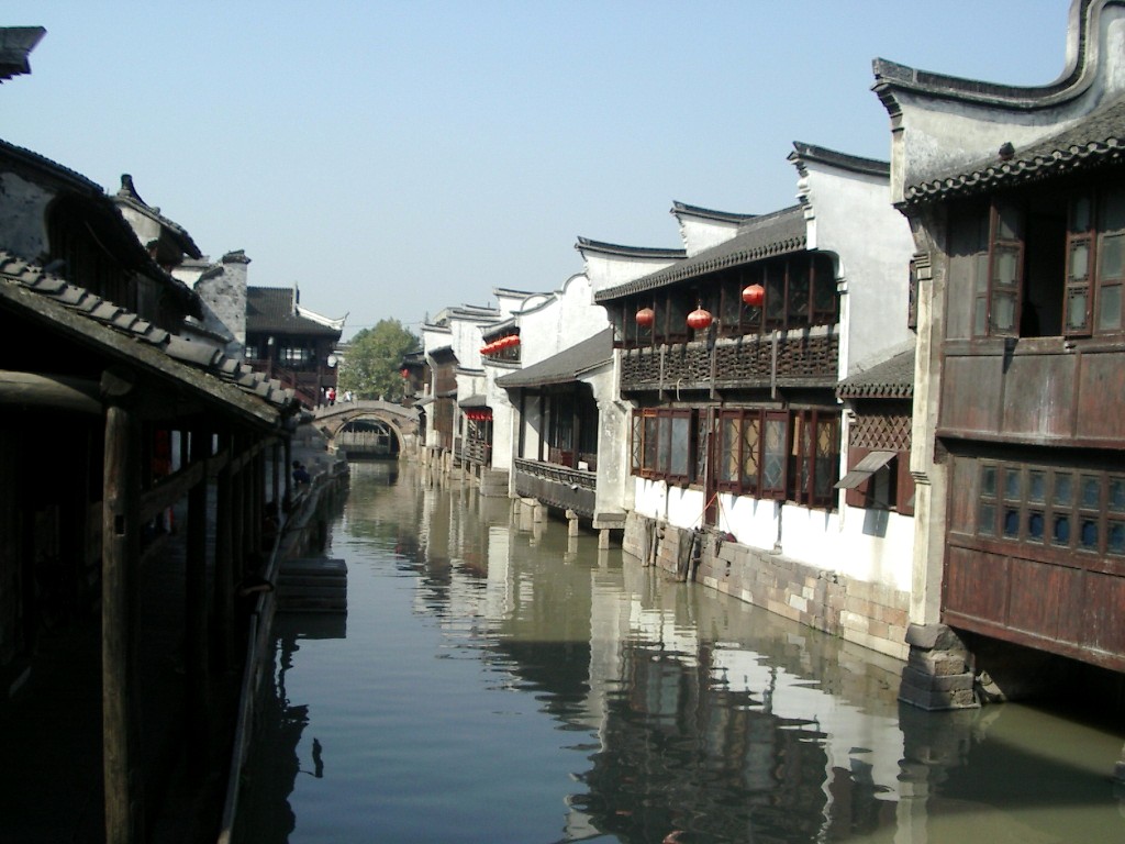 古镇|中国最“赚钱”的古镇，为何明知它是假的，千万游客还如此痴迷？