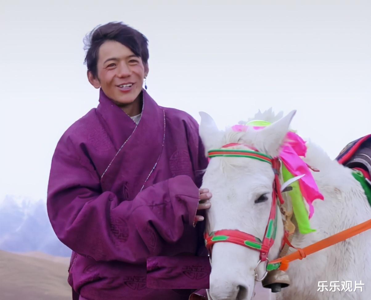韦小宝|丁真开通个人账号：一条视频吸粉100万，笑起来很像彭于晏
