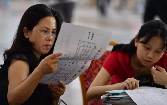 [数学]大学里的这三类专业，女生最好不要触及，很容易坑了自己