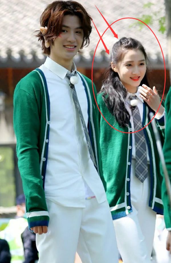 【奔跑吧兄弟】跑男路透：同样是扮丑，看完baby再看关晓彤，节目组“偏心”太明显