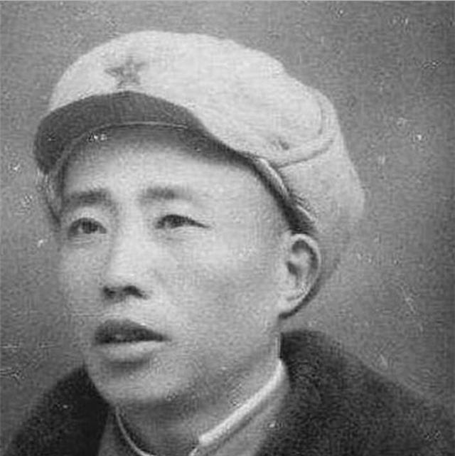 『张国焘』“开国上将”贺健：偷偷参军离家二十载，回家探亲：娘，我回来了