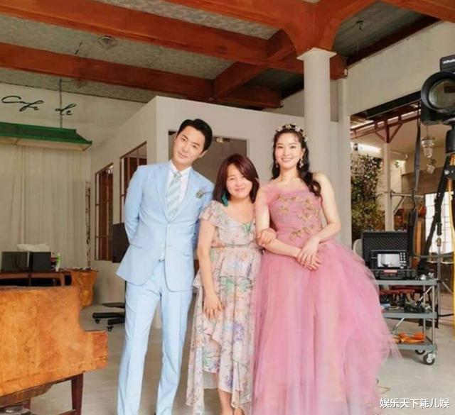 朴忠载|JunJin婚礼现场曝光，对着新娘跳《WA》超可爱，神话合体很感动