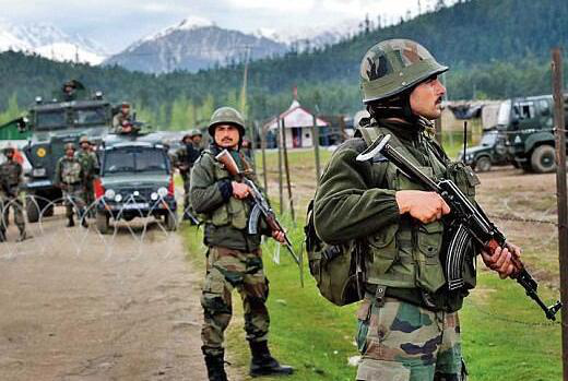 「轰-6」边境村庄全撤离，印军在山顶架重机枪，莫迪授权一线士兵开火权