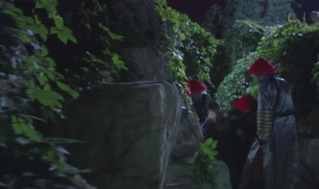 太监|甄嬛传：小允子为何能将血滴子头目杀死？得知他真实身份，明白了