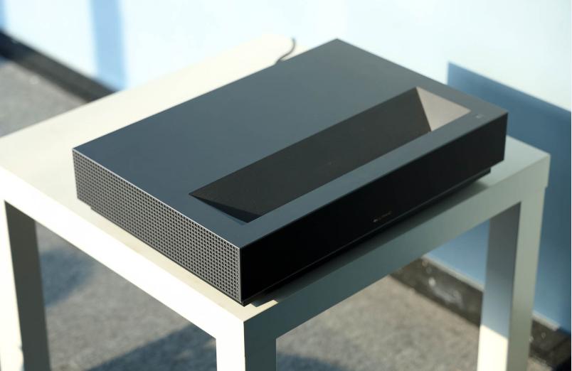 大屏|国产电视强势崛起!百寸大屏2000ANSI流明,海信也得服