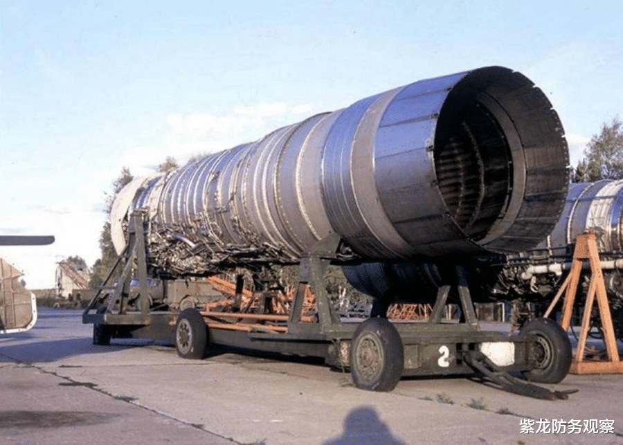 『战略轰炸机』宁愿将航母白送印度，也不卖中国一颗螺丝钉，俄这款发动机有多牛