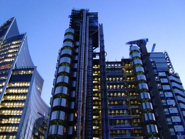 2020年还在期待楼市降温？一旦房价暴跌，这3类人最遭殃，有你吗