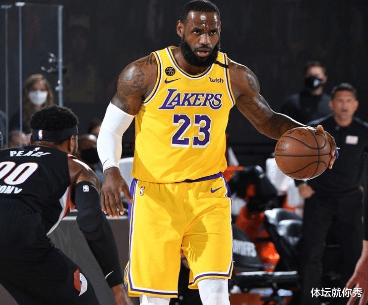 湖人队|最后3.4秒,湖人不打了,詹姆斯与安东尼紧紧相拥,看着都心酸啊