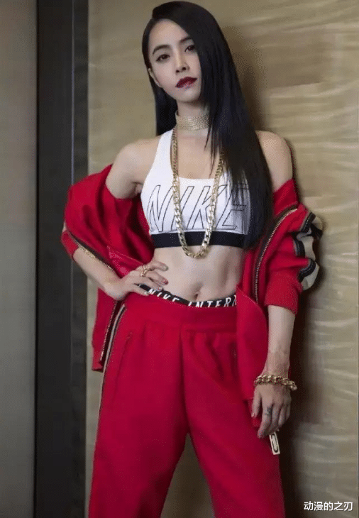 蔡依林|发胖后的蔡依林到底有多撩人？已达巅峰状态的她，完全不给模特留活路！