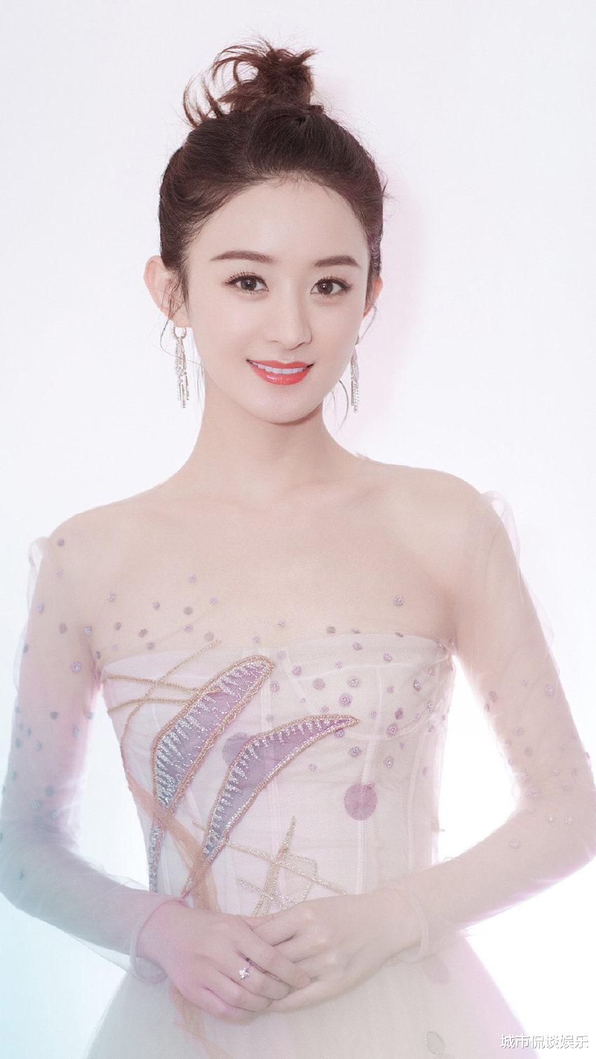 杜华|杜华当众提冯绍峰前女友名字，赵丽颖只说了两个字！秒登热搜第三