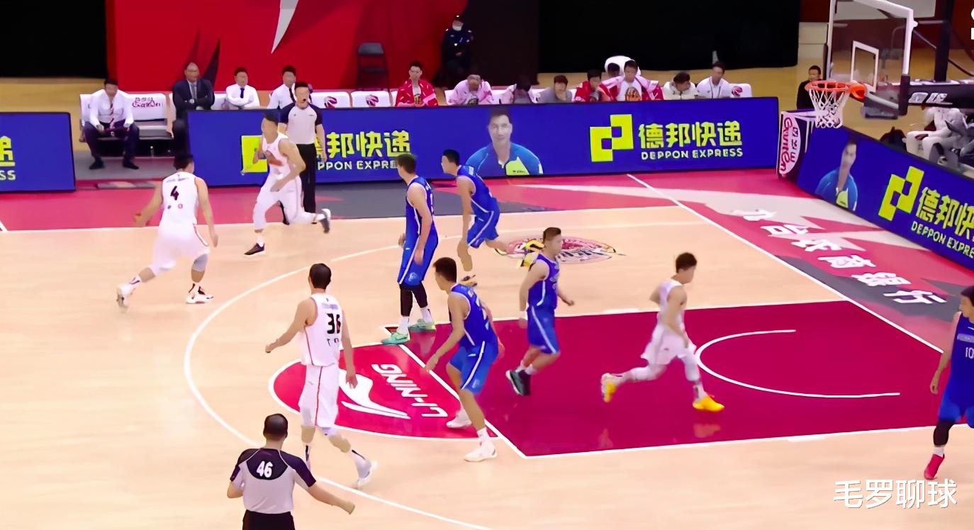 吉林省|大冷门！最强全华班轰然倒塌，半场输17分，8连败倒数第1打疯了