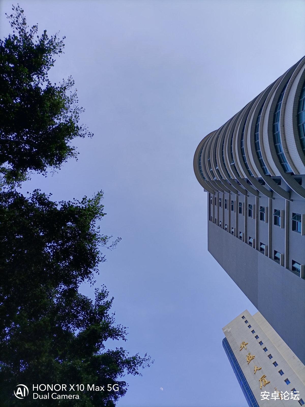 [荣耀]平价大屏 5G 手机先行者，荣耀 X10 Max 评测