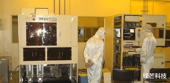 『光刻机』世界上光刻机三巨头,除了荷兰的ASML,那剩下的两家是谁呢?