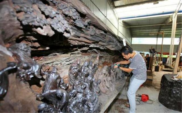 晓君侃史|男子造根雕500罗汉，富豪开价100万后又反悔，现今烂在仓库长出蘑菇
