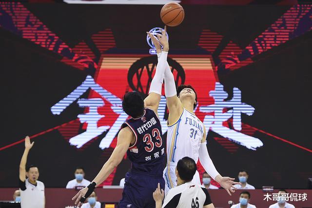 王哲林|35分14板，姚明笑了，中国男篮可以交给同为NBA新秀的王哲林了