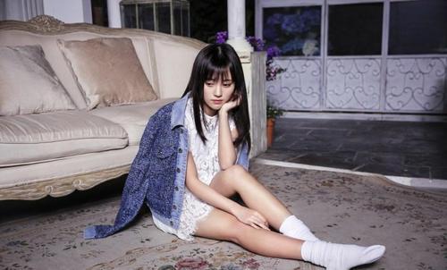 『赵丽颖』有一种想不到叫女星的脚，鞠婧祎赵丽颖不算啥，看到她：真实存在