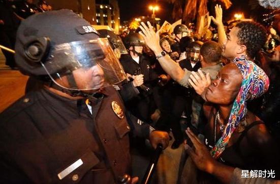 【美国】截止5月30日晚上22：00，美国启动“紧急行动”，黑人的“末日”要到了