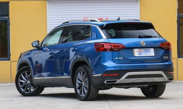 「大众汽车」开完本田冠道，再换到大众探岳上，车主：对比后差距一目了然！