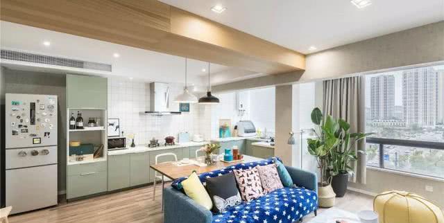 85㎡小复式，开放式客餐厨十分敞亮，木凳电视柜个性又可爱