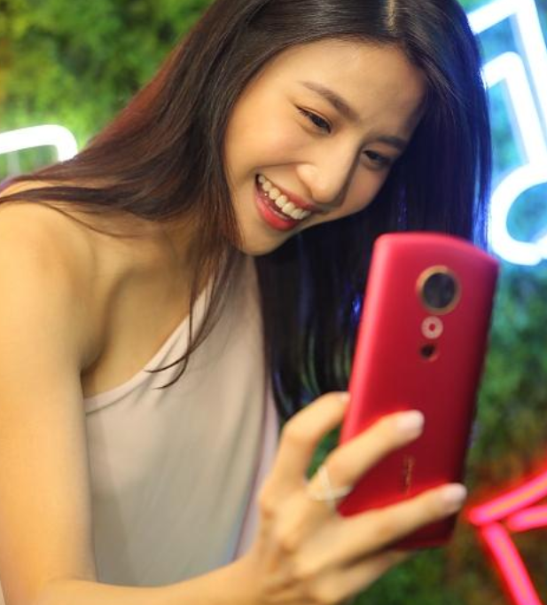 潜规则：为了上位她甘愿在厕所被潜，曝光后“一无所有”，今已完全成路人