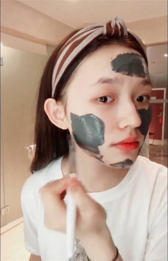 『护肤』林允夜间护肤法:睡前做好这5点,轻松养出牛奶肌!