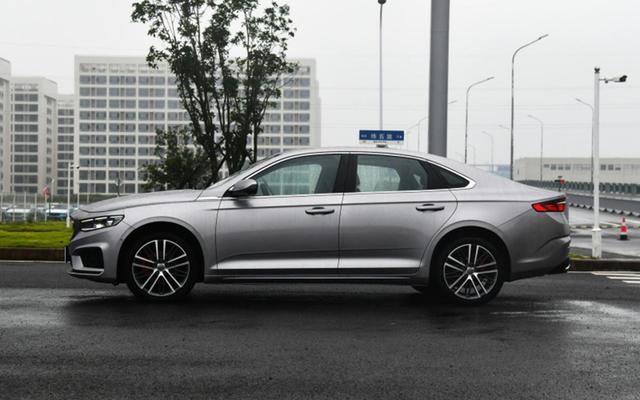 日产轩逸|买紧凑型车还老盯着轩逸、卡罗拉？换个角度看，这4款也很不错！