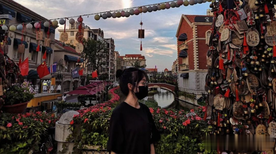 女孩|还记得高考爆红的“满天星”女孩吗?今穿限量版AJ出游,网友不淡定了