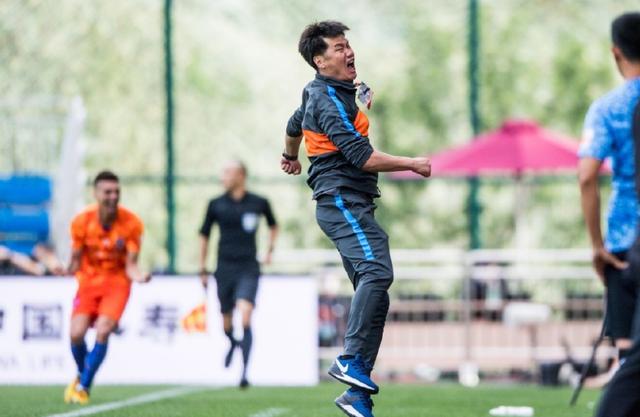 中超|0-1落后连扳3球！中超最佳土帅击败世界名帅，场边飞奔疯狂庆祝