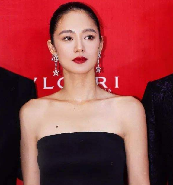 周韵|她拍戏时与导演“假戏真做”，戏刚拍了一半，却发现已经怀孕
