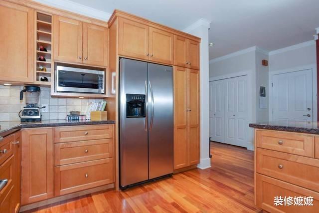 |家里万万不要装这种冰箱了，用不到一年就坏掉了，后悔我家买早了