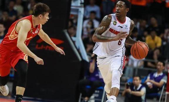 广东男篮|破例召回布鲁克斯，朱总真的太“欺负”人了，广东真是依赖外援？