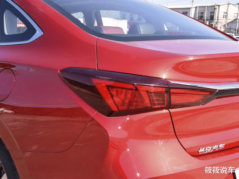 比亚迪汉|长安再迎“新王”，配飞机档把可选6AT，比奥迪A3洋气，7.29万起