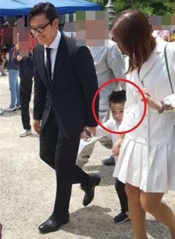 李珉廷|好友曝光李秉宪李敏贞私下恩爱合照,挽手看电影结婚七年依旧甜蜜