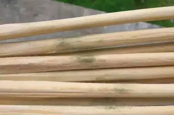 [肝脏]34岁男子，肝癌离世，提醒：2种食物伤肝不浅，一口都别吃