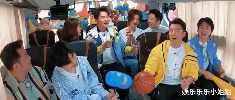 【李云龙】《跑男8》郑恺双手按压baby的脸，观众都为她捏把汗，是否整容很明显