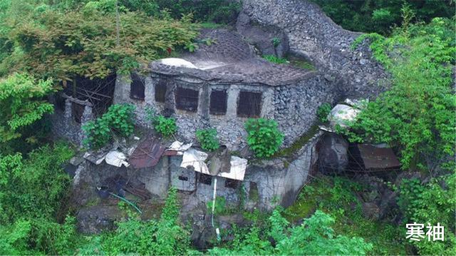 『垃圾分类』妻女早逝，38岁家中只剩他一人，60岁立志学医，92岁独自住活人墓