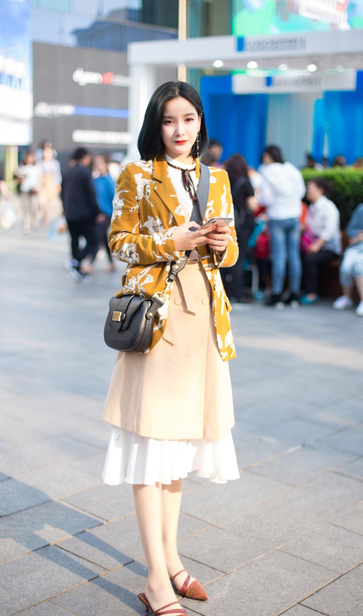 穿衣搭配|职业女性穿衣要有正式感，这几款日常通勤装，让你生活工作两不误