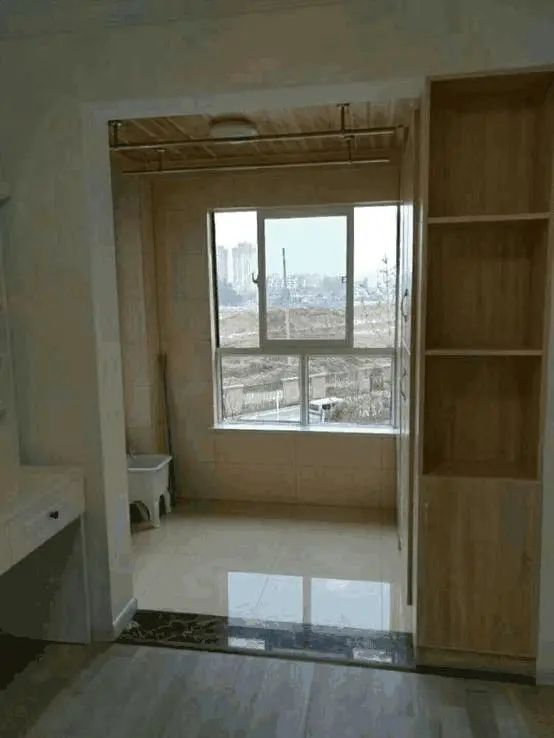 「木工」朋友新房装修，木工用免漆板打的柜子只花4万元，你说值吗