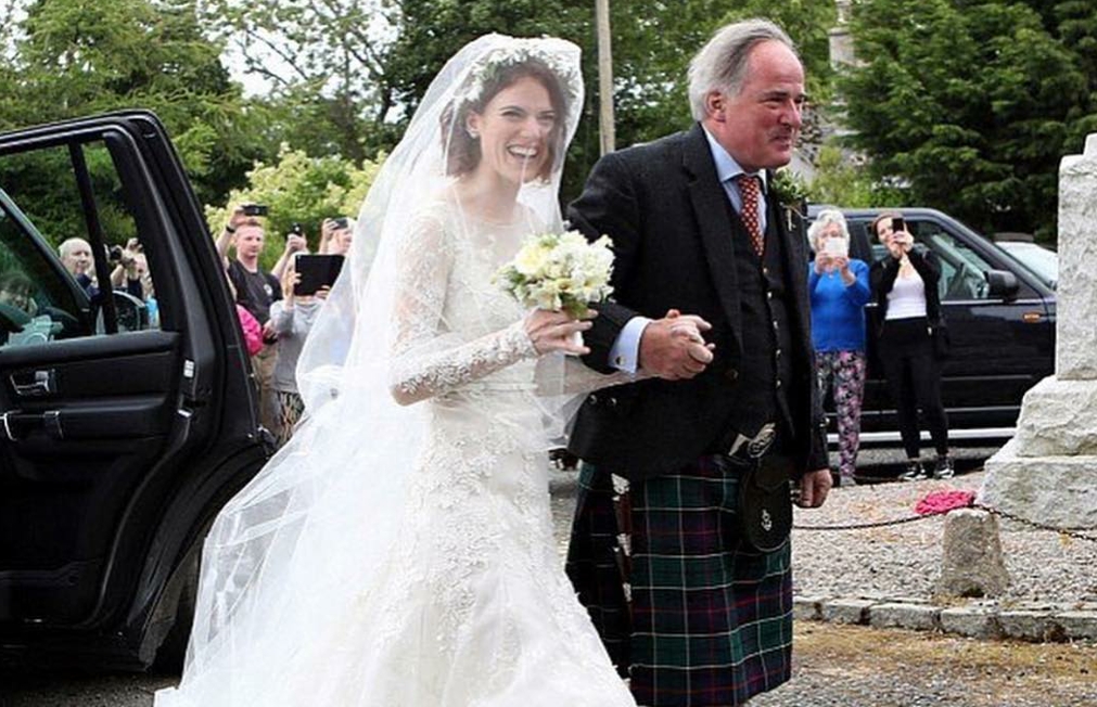 『琼恩·雪诺』权力的游戏男主角琼恩·雪诺和北境野人的婚礼，全明星都到场祝贺