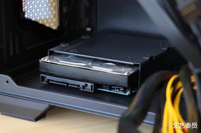 机箱|还要什么水冷?游戏帝国布洛芬C1机箱装机,为退烧而生