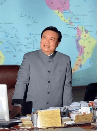 美国|钟馨稼捐给美国1000万美元，回应称钱是我自己赚的，随后公司倒闭