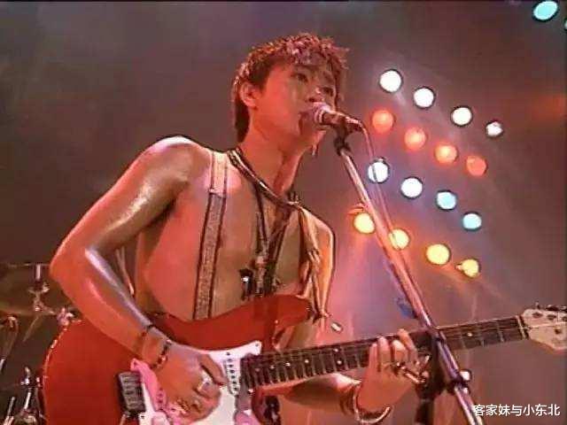 吉他@他17岁学吉他,21岁组建乐队,24岁用粤语创作歌曲,31岁意外身亡