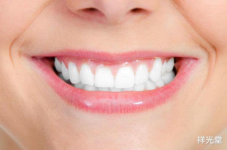 「空腹」晨起后空腹喝一杯淡盐水,坚持一个月,身体变化会让你意外