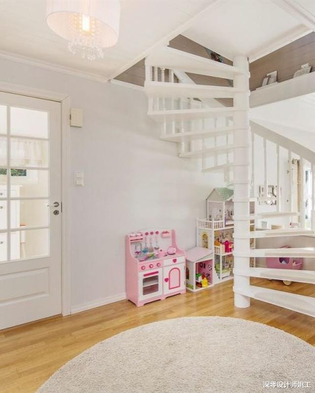 |好不容易买个复式，楼梯间空着多浪费，用这5个博主家给你打个样